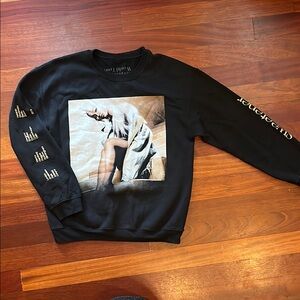 Size M black sweatshirt Ariana Grande 2019 Sweetener World Tour